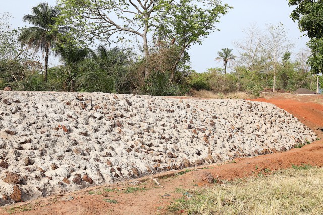 <span id='diak'>TRAVAUX D’AMÉNAGEMENT HYDRO-AGRICOLE DES PÉRIMÈTRES DE KAFOSSI 2 DANS DAMAKAMANIA - KINDIA ET BENDOUGOU DANS MOLOTA-KINDIA</span> 
	<a class='icon image-popup d-flex justify-content-center align-items-center'      
	href='__upload/0M8A5991.jpg' style='font-size:18px;color:darkred'>Voir plus!</a>