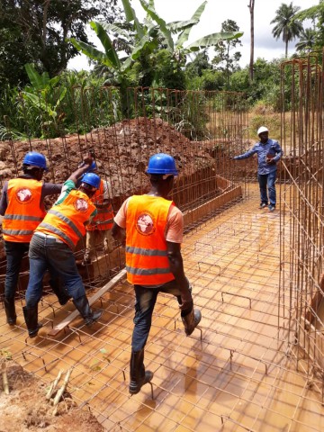 <span id='diak'>CONSTRUCTION D'UN DALOT EN COUR, EN GUINÉE FORESTIÈRE</span> 
	<a class='icon image-popup d-flex justify-content-center align-items-center'      
	href='__upload/IMG-20190722-WA0035.jpg' style='font-size:18px;color:darkred'>Voir plus!</a>